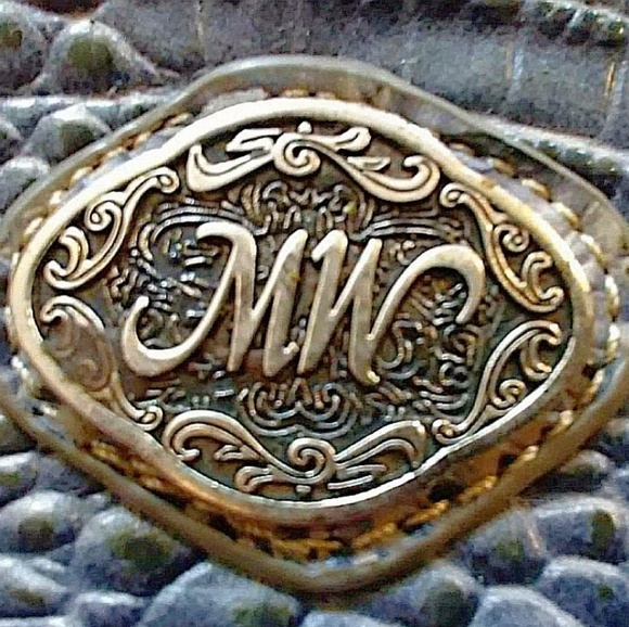 Purses - Picture 2 of 8